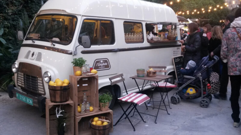 Sunday afternoon discovery: the Palo Alto market in Poblenou