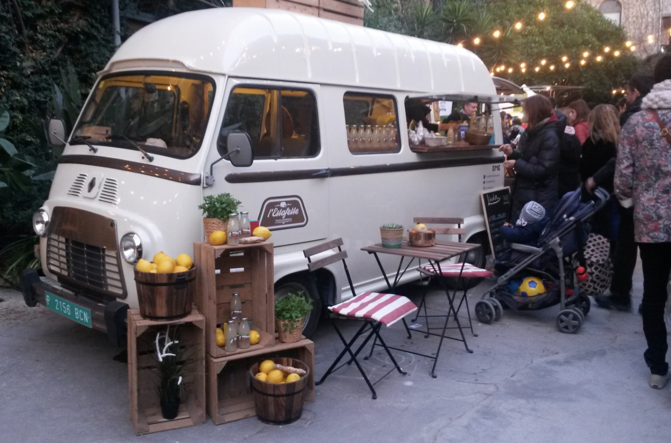 Sunday afternoon discovery: the Palo Alto market in Poblenou