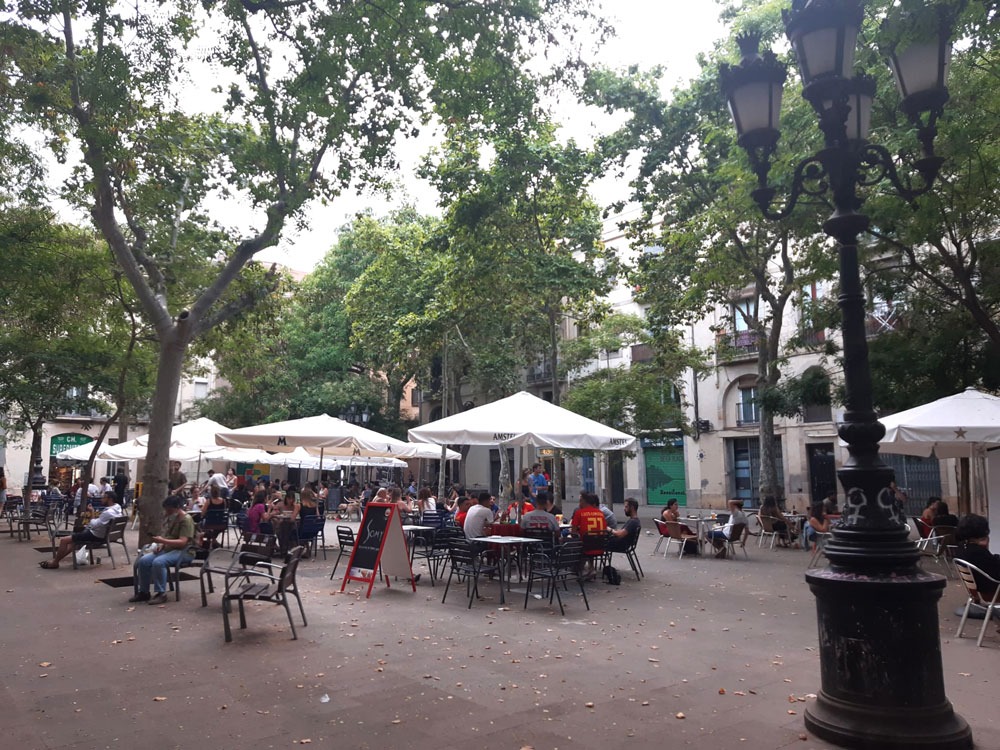 Plaza Osca in Sants